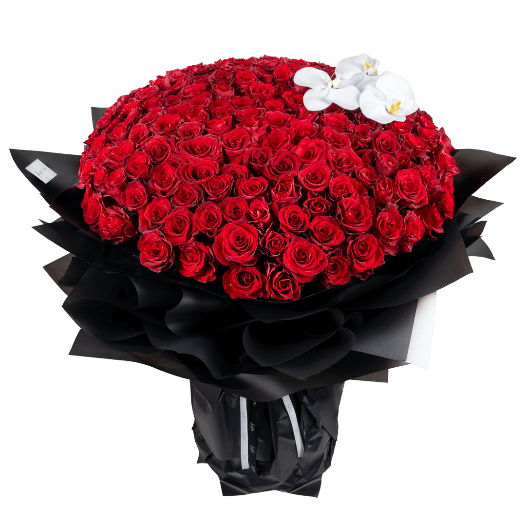 Romantic red rose arrangement